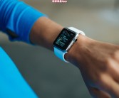 Apple Watch 10新设计曝光：钛金属材质与圆润外形引领潮流